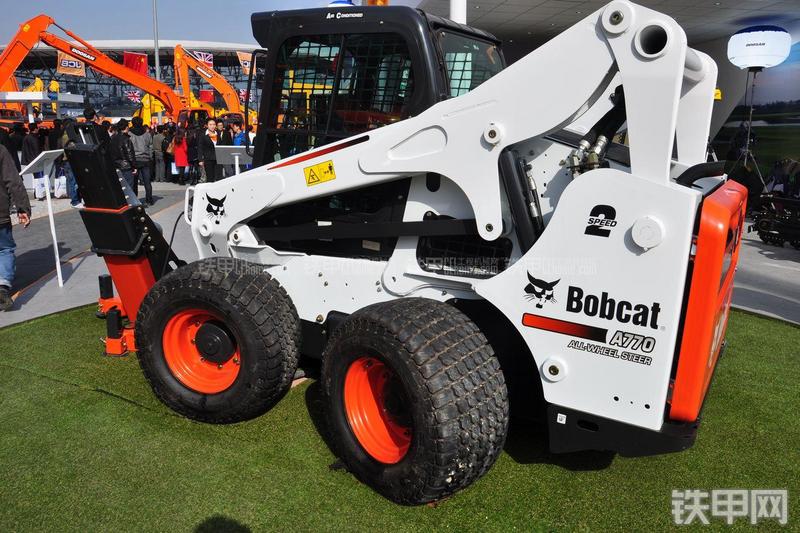 山猫A770四轮转向滑移装载机整机外观