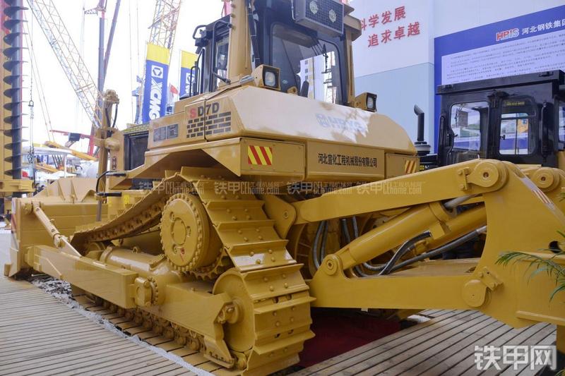 宣工SD7D推土机整机外观