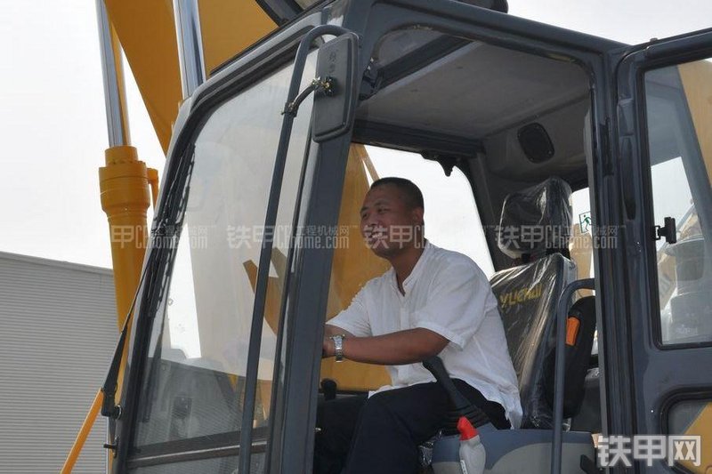 玉柴YC210LC-8挖掘机局部