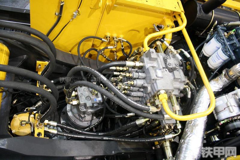 玉柴YC135-8挖掘机局部