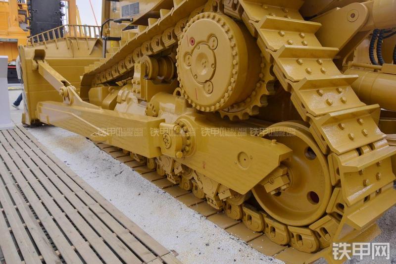 宣工SD9高驱动推土机局部