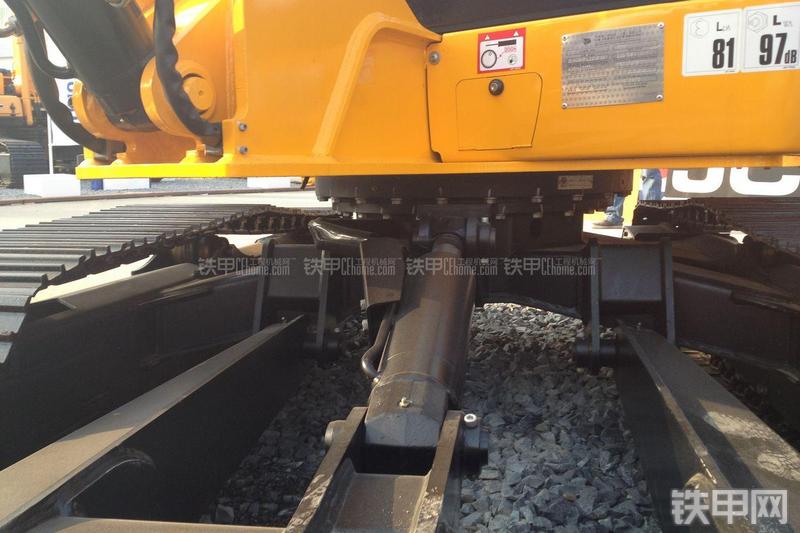 杰西博8061挖掘机局部