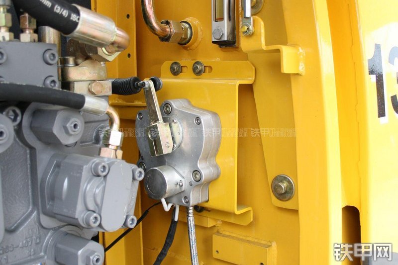 玉柴YC135-8挖掘机局部