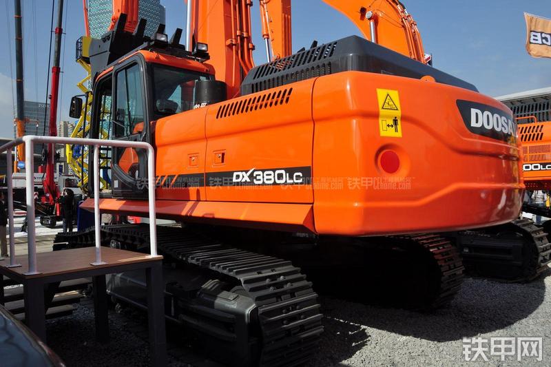 迪万伦DX380LC挖掘机局部