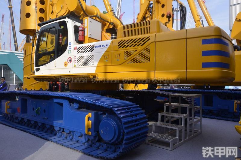 宝峨BG30（BH80主机）旋挖钻整机外观