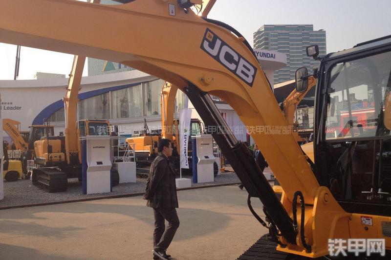 杰西博8061挖掘机局部