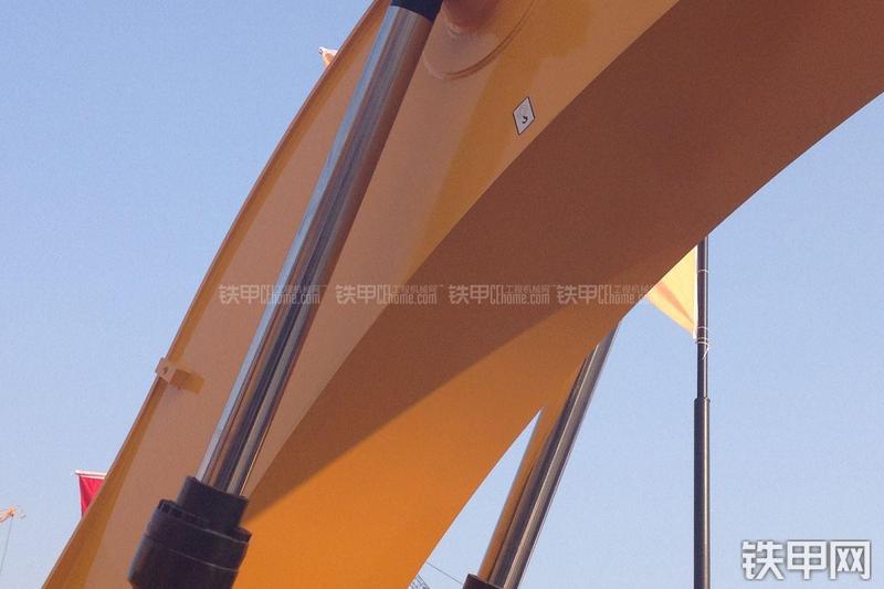 杰西博JS290LC挖掘机局部