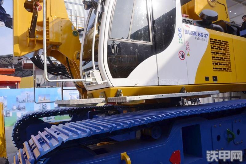 宝峨BG37（BS80主机）旋挖钻整机外观