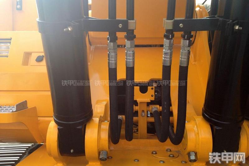 杰西博JS240LC挖掘机局部