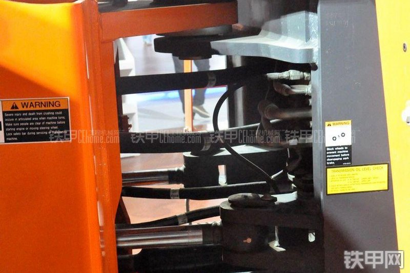 迪万伦DL420A装载机局部