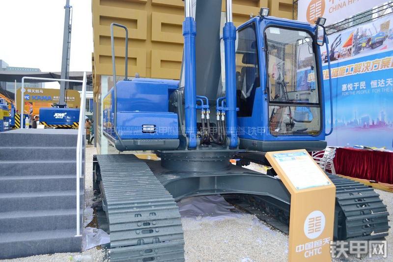 恒天九五JV235LC康明斯挖掘机局部