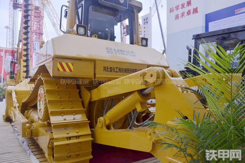 宣工SD7D推土机局部