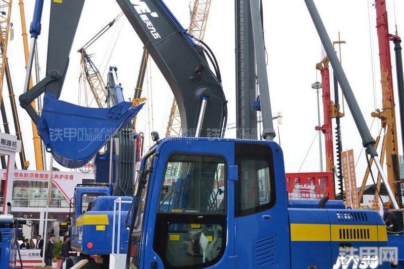 恒天九五JV150康明斯挖掘机整机外观