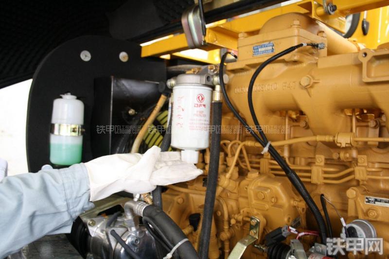 玉柴YC85-8挖掘机局部