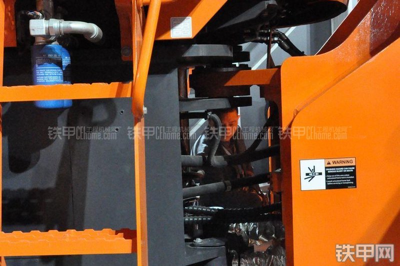 迪万伦DL550装载机局部