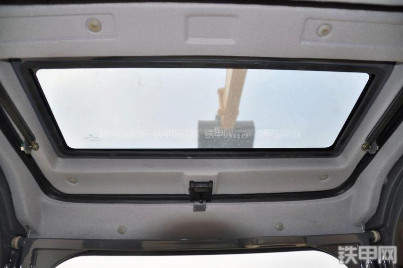 玉柴YC360LC-8挖掘机局部