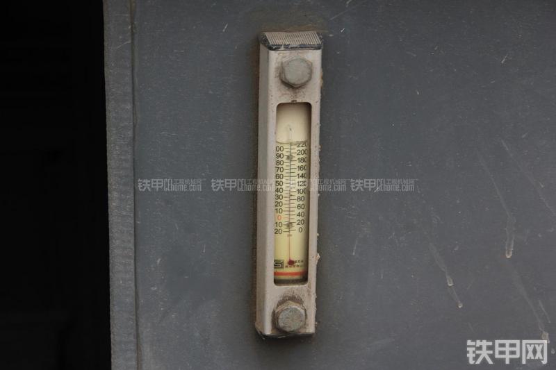 中联重科QY16H431起重机局部