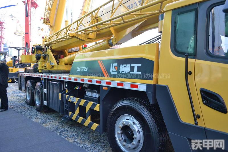 柳工TC250起重机局部