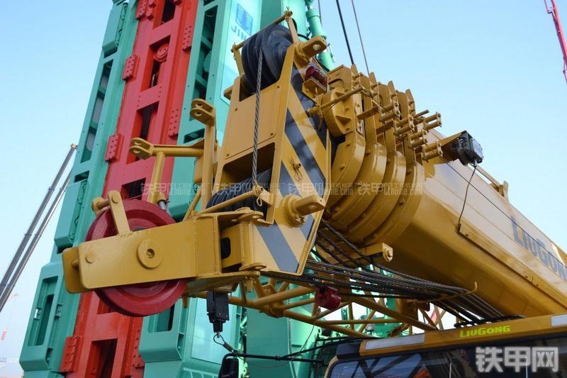 柳工TC250起重机局部