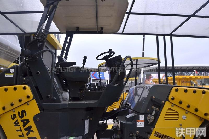 酒井SW770ND压路机局部