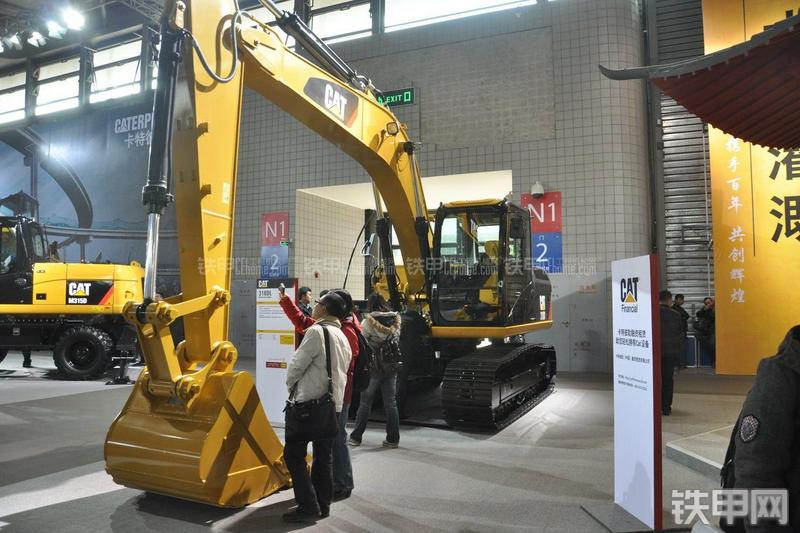 卡特彼勒318DL-2.9米标准斗杆挖掘机整机外观