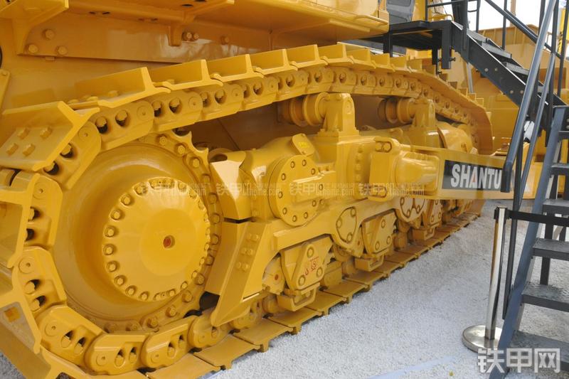 山推SD90-5推土机局部