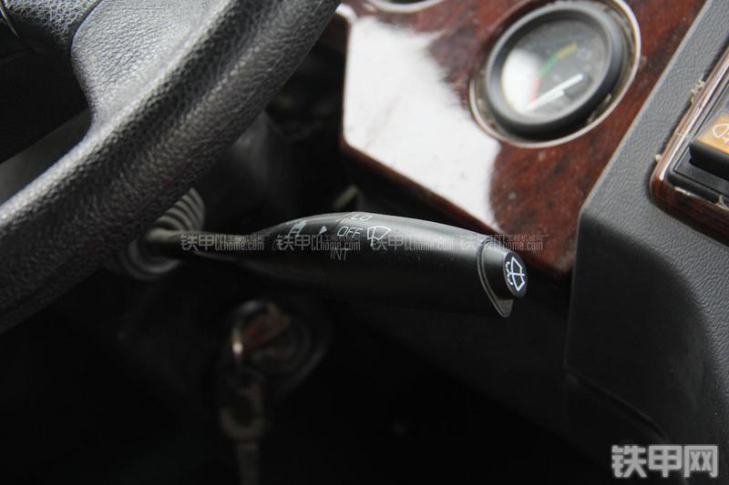 中联重科QY16H431起重机局部