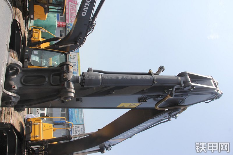 沃尔沃EC220D挖掘机局部