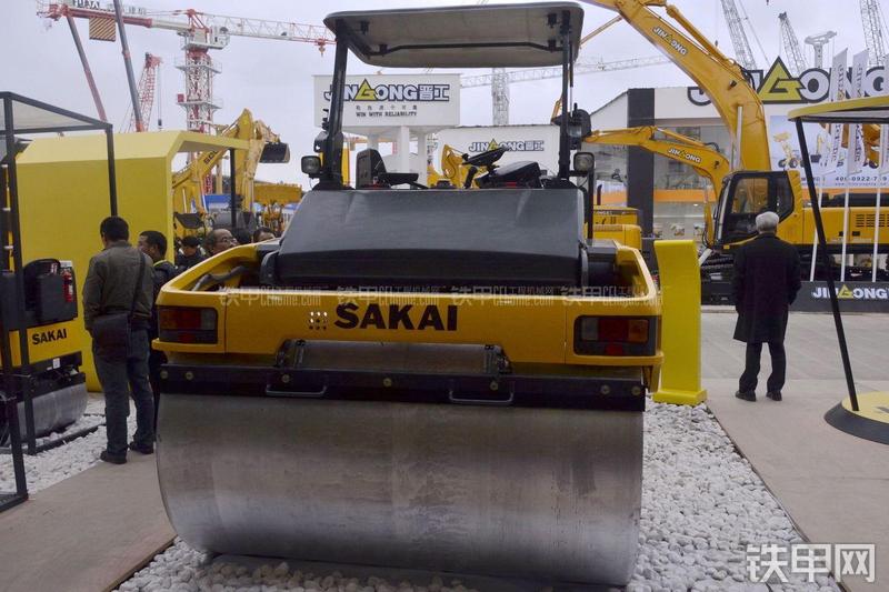 酒井SW780ND压路机整机外观