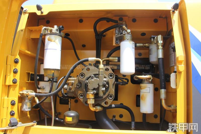 沃尔沃EC220D挖掘机局部