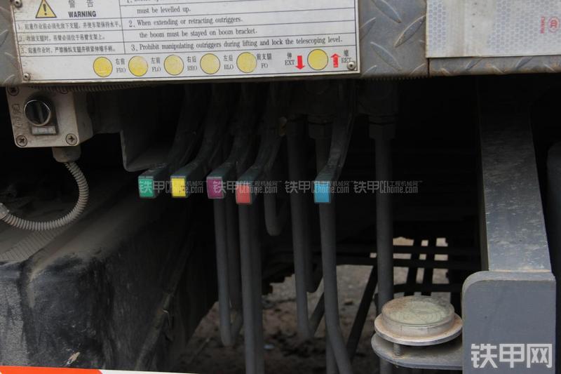 中联重科QY16H431起重机局部