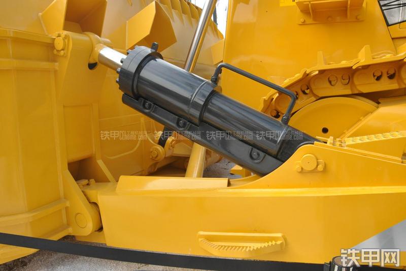 山推SD90-5推土机局部