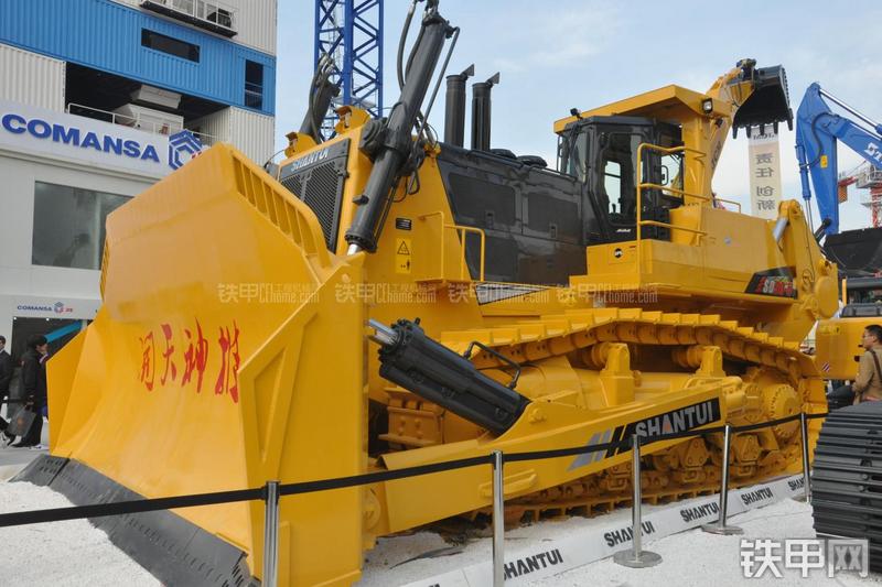 山推SD90-5推土机局部