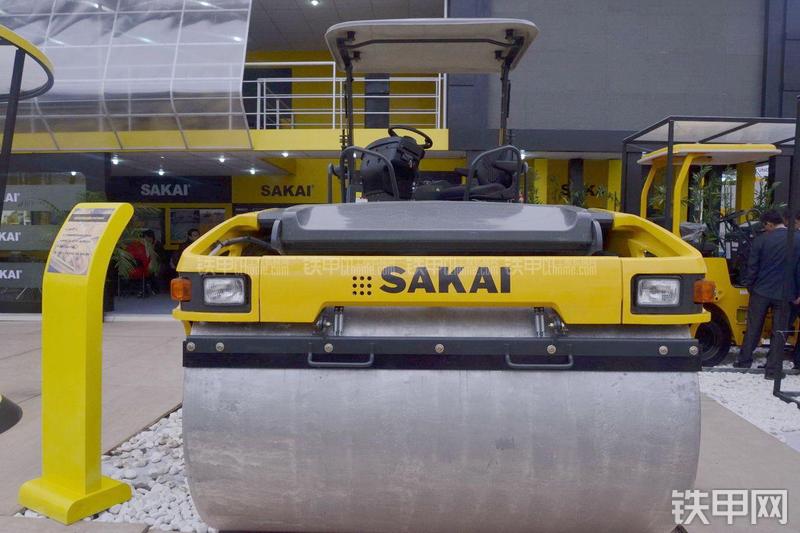 酒井SW780ND压路机整机外观