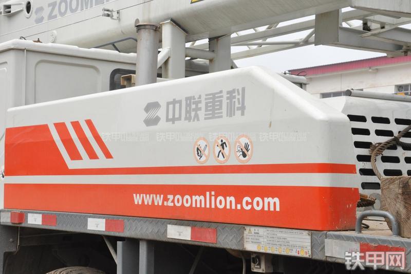 中联重科QY16H431起重机局部