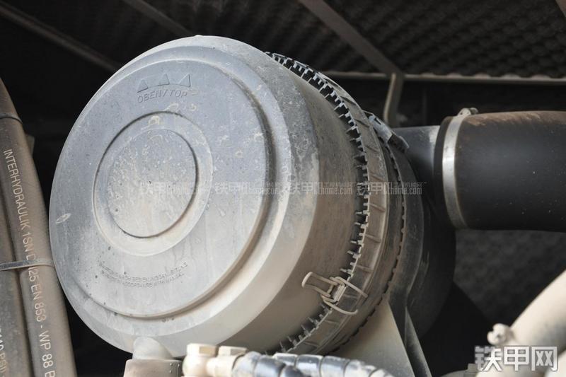 维特根W100铣刨机局部