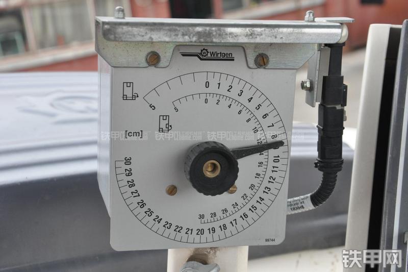 维特根W100铣刨机局部