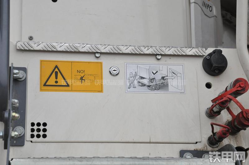 维特根W100铣刨机局部