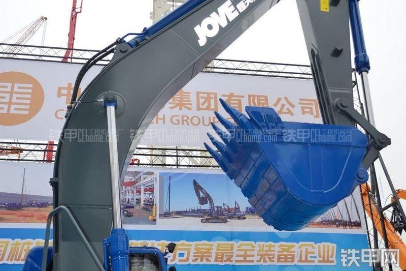 恒天九五JV235LC菲亚特挖掘机局部