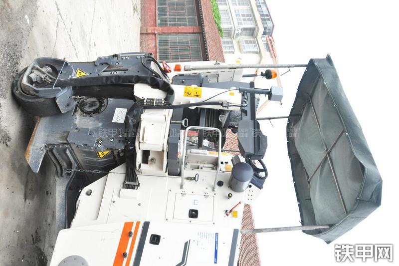 维特根W100铣刨机局部