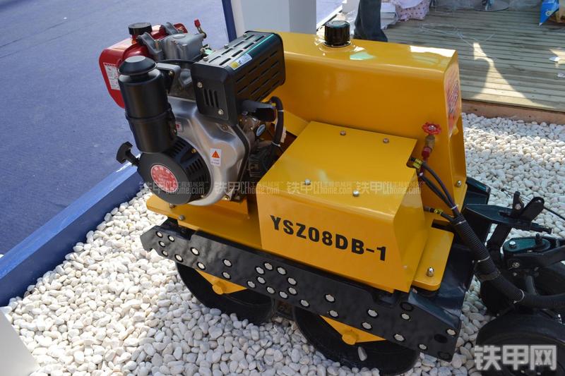 国机常林YSZ08D8-1压路机整机外观