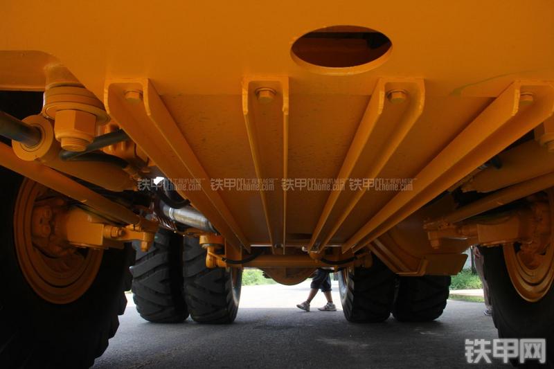 中环动力BZK D32非公路自卸车局部