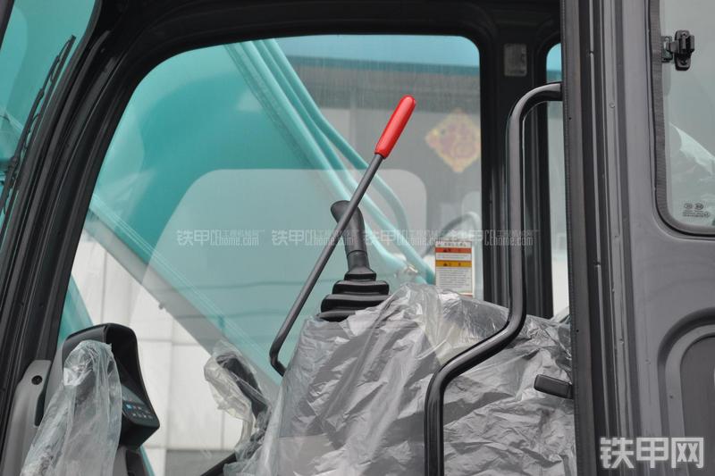 神钢SK260LC-8挖掘机局部