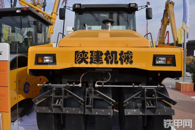 陕建机械SRP260J压路机局部