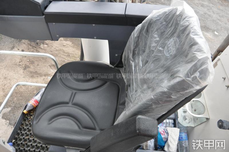 维特根W100铣刨机局部