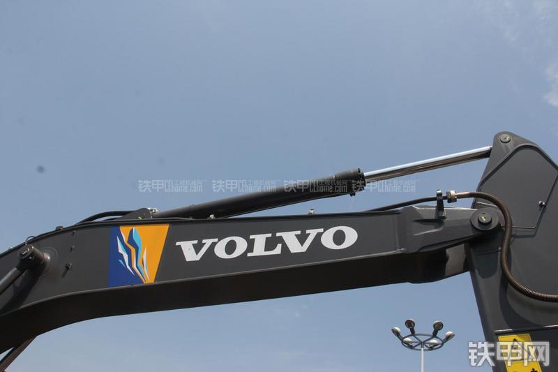 沃尔沃EC220D挖掘机局部