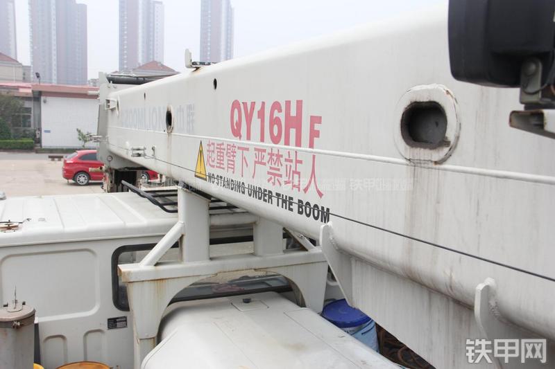 中联重科QY16H431起重机局部