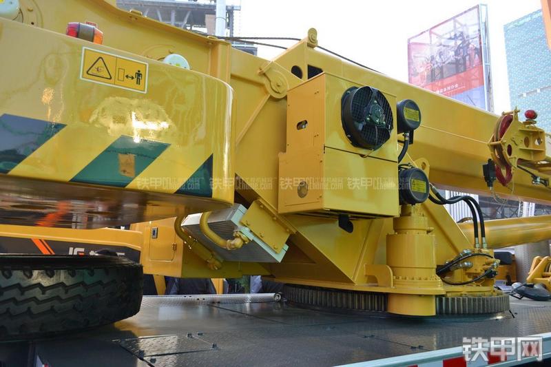 柳工TC250起重机局部