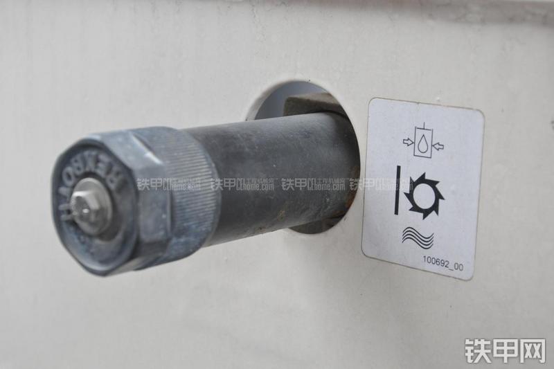 维特根W100铣刨机局部