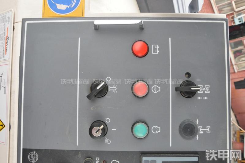 维特根W100铣刨机局部